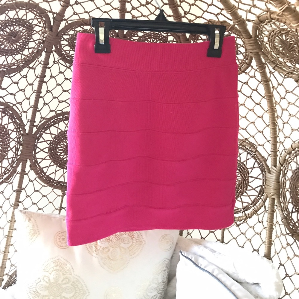 Pink bodycon skirt - size Small